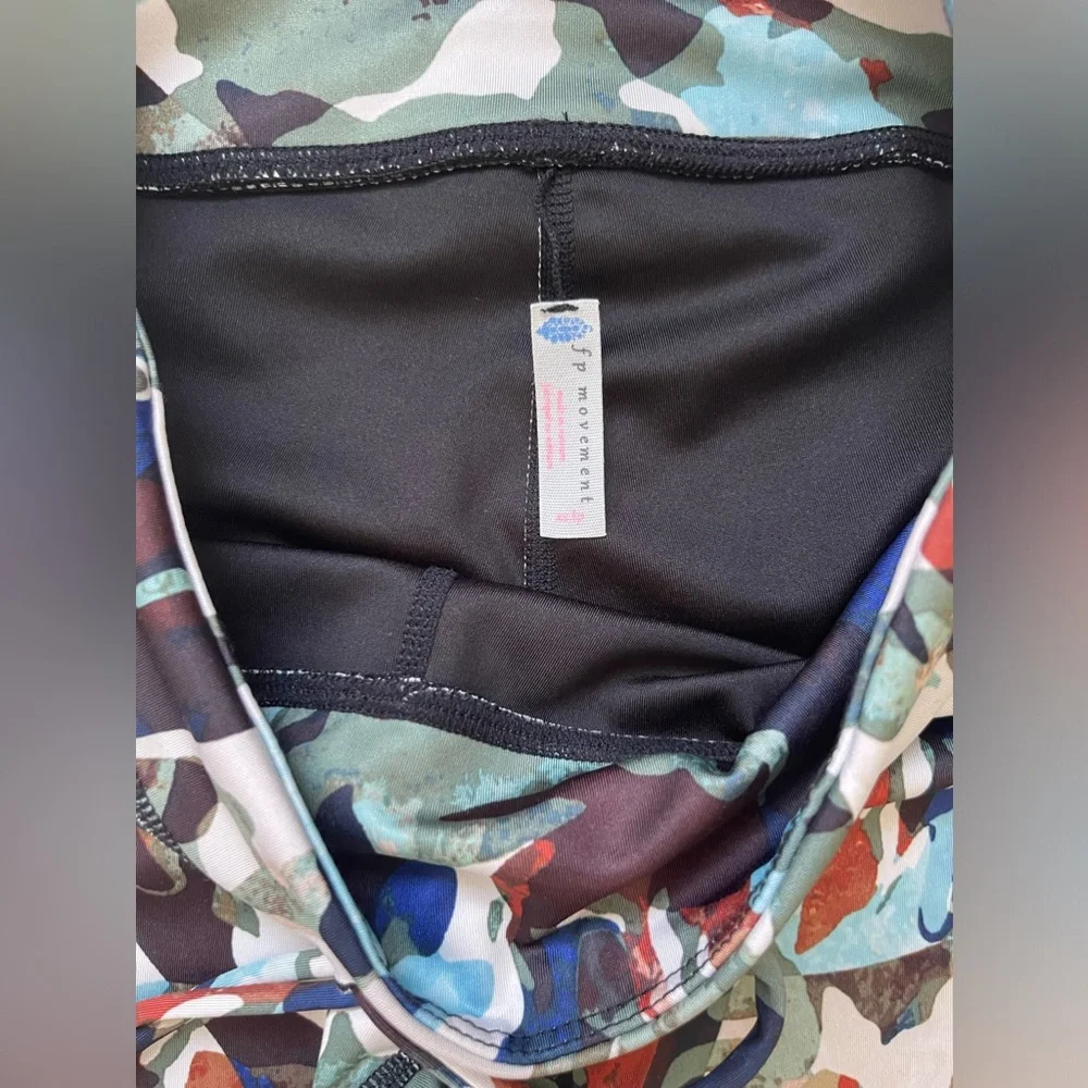 FP Movement by Free People Daybreak Graphic Camo Leggings & Sports 2pc Set XS - Picture 13 of 16